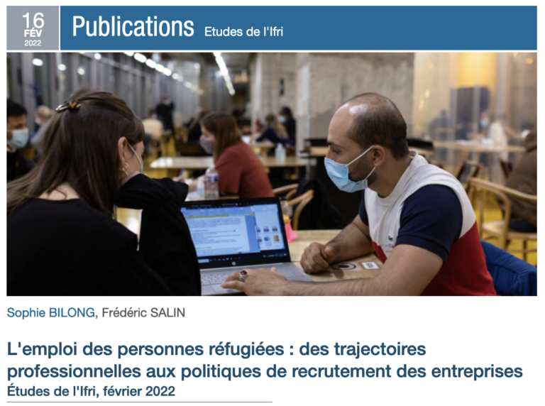 Rapport – L’emploi des personnes réfugiées : des trajectoires professionnelles aux politiques de recrutement des entreprises