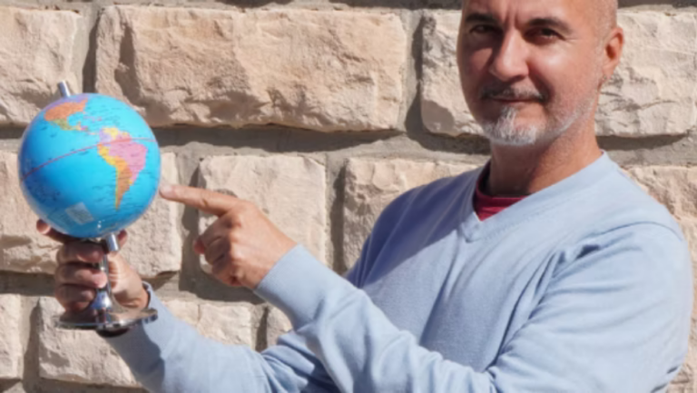 Un Sourd en voyage – Rencontre avec Gregory Pagès suivie d&rsquo;un café signe
